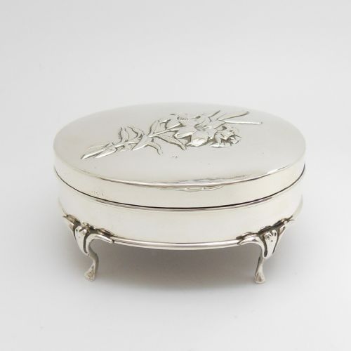 silver trinket box with flower decoration london 1905 william comyns sons ltd - CATEGORY: ANTIQUE SILVER - DATED EDWARDIAN