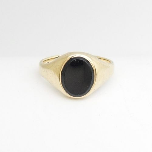 9CT YELLOW GOLD ONYX SET SIGNET RING SIZE K 12 LONDON 1965