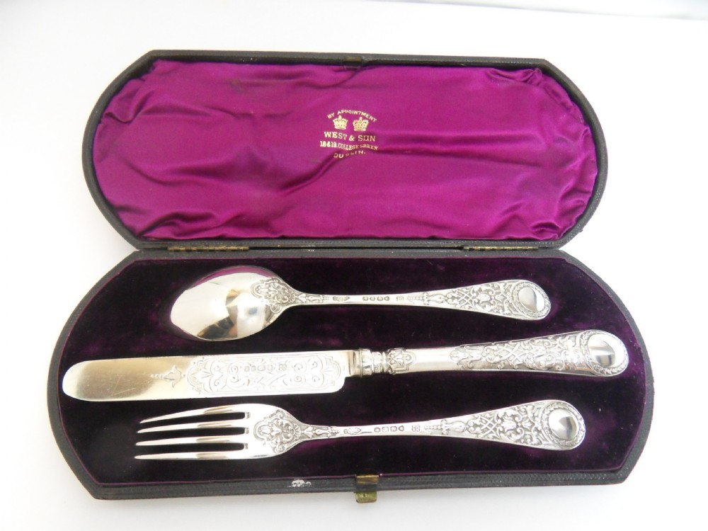 VICTORIAN CASED SILVER CHRISTENING SET FULLY HALLMARKED