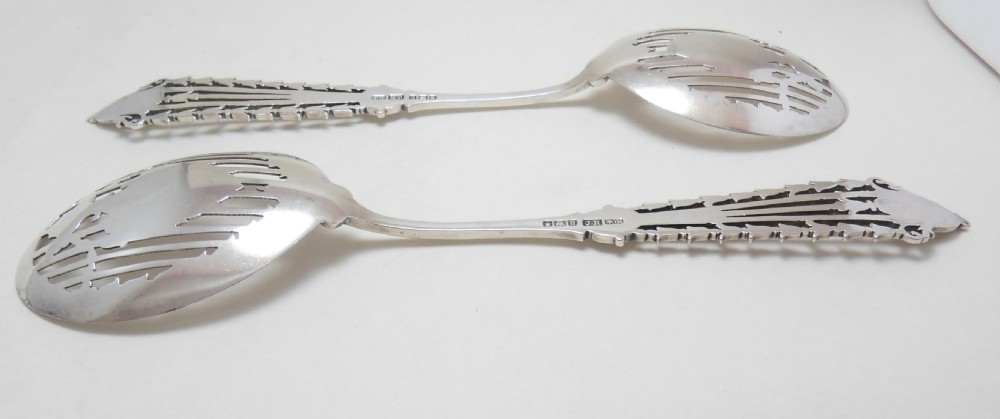 SUPERB CASED SET OF SILVER SERVING SPOONS SHEFFIELD 1912 View IV