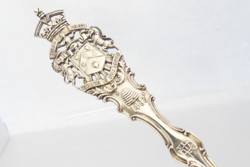  IMPRESSIVE VICTORIAN DIAMOND JUBILEE SILVER SPOON View V