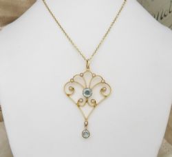 FINE ART NOUVEAU 9CT GOLD AQUAMARINE PEARL PENDANT ON 18 9CT GOLD CHAIN