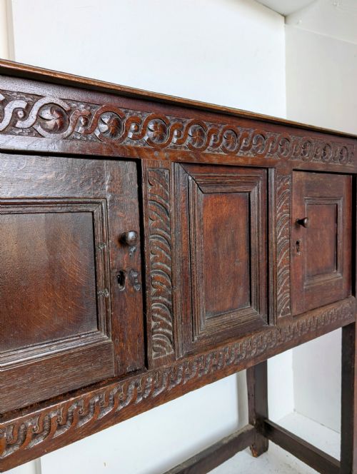 17TH CARVED OAK LIVERY CUPBOARD - ADDITIONAL PHOTO 5