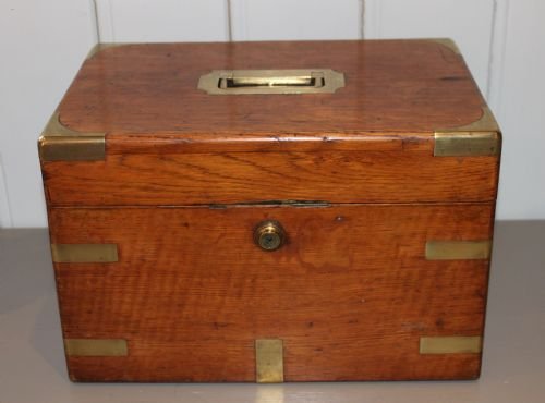 Oak Campaign Box