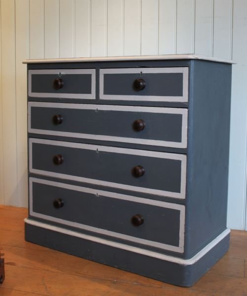 Late Victorian Painted Pine Chest of Drawers 
