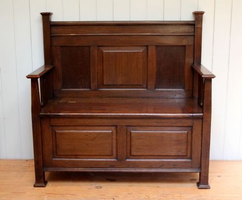 Arts and Crafts Oak Settle