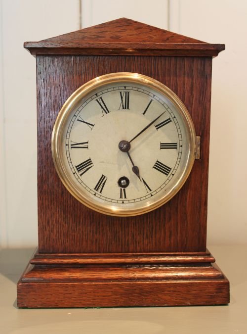 Small Oak Mantel Cock