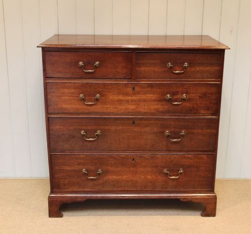 Late 18th Century Oak Chest of Drawers 
