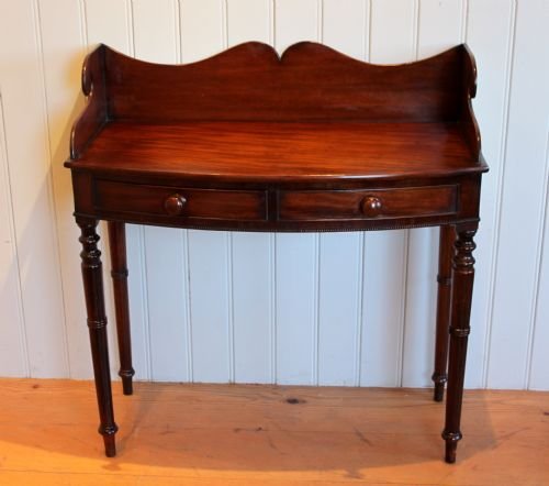 Early 19th Century Solid Mahogany Washstand