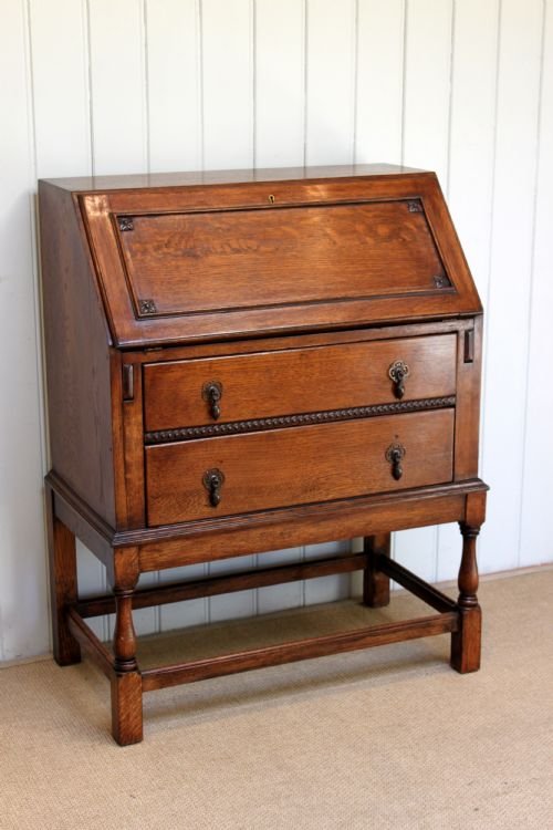1920s Solid Oak Bureau