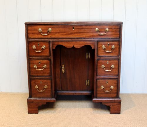 Edwardian Mahogany Kneehole Desk