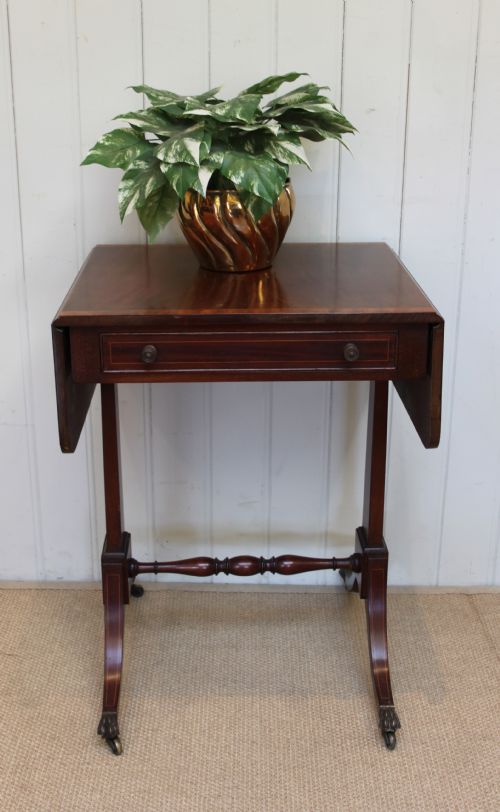 Edwardian Mahogany Pembroke Table