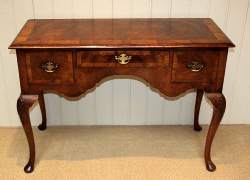 Queen Anne Style Figure Walnut Side Table