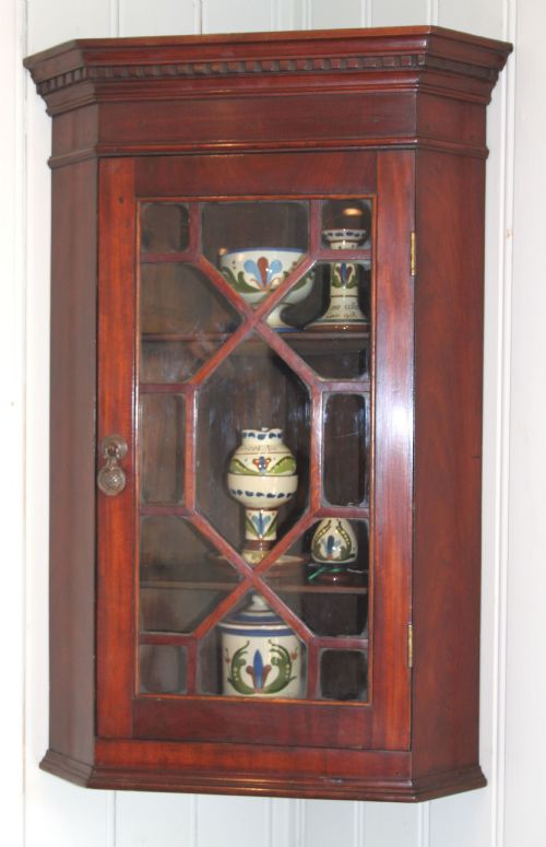 Small Victorian Mahogany Hanging Corner Cupboard