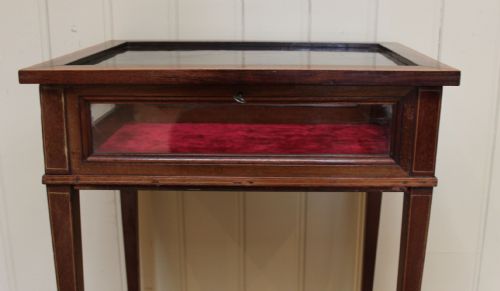 fig 1. Edwardian Mahogany and Inlay Bijouterie display table