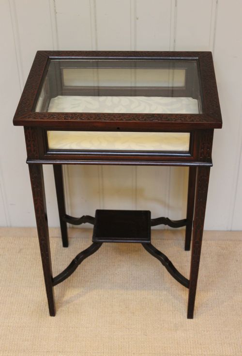 Edwardian Mahogany Bijouterie Table