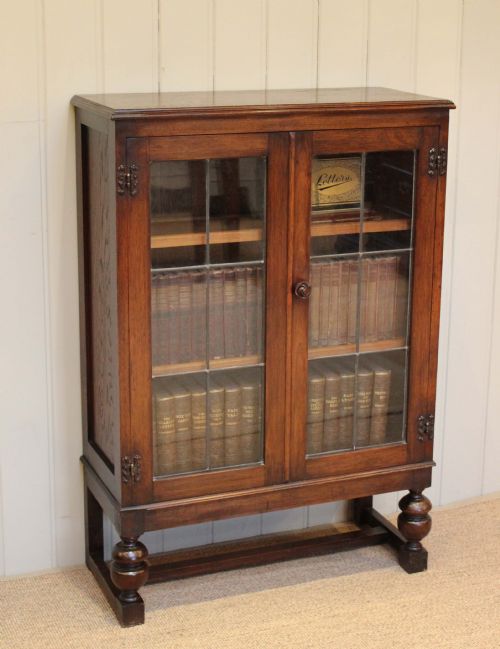 Small Proportioned Oak Bookcase