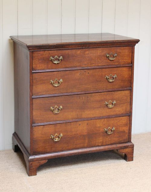Oak Chest of Drawers