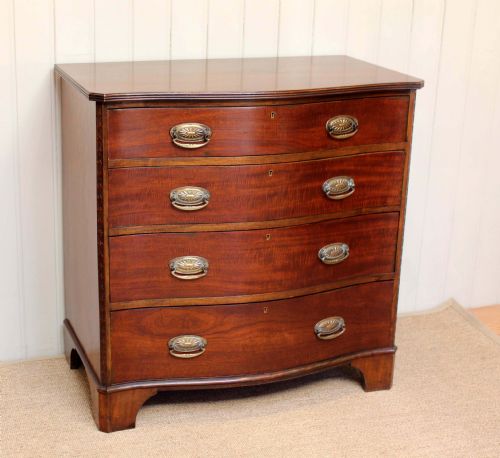Mahogany Serpentine Front Chest of Drawers