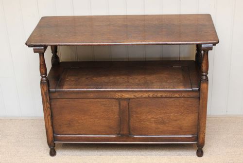 fig 1. 1920s Oak Monks Bench