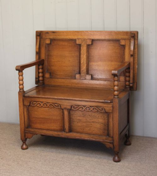 fig 1. 1920s Oak Monks Bench