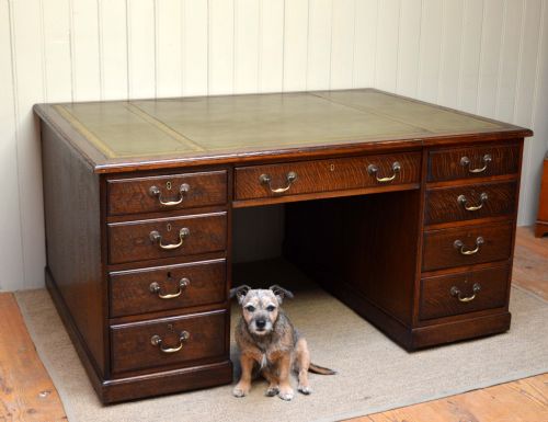 fig 1. Large Oak Partners Desk