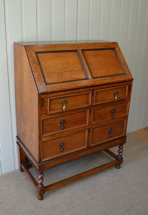fig 1. 1920s Golden Oak Bureau