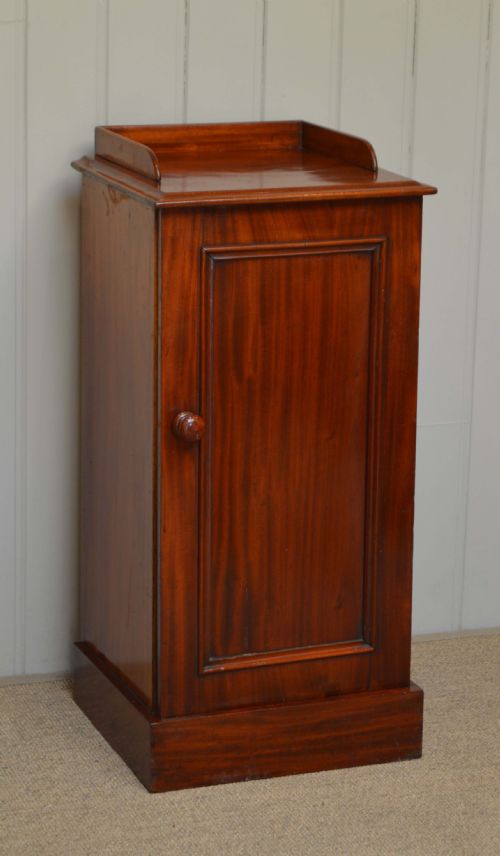 Victorian Mahogany Bedside Cabinet