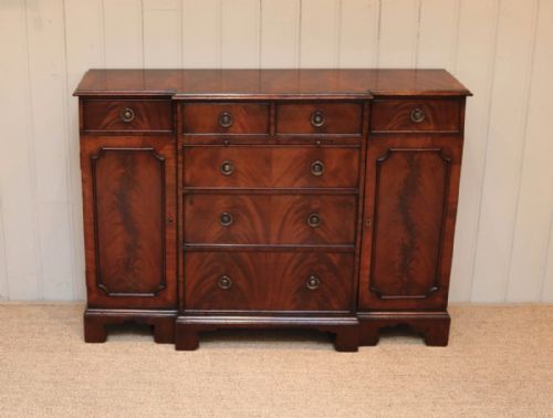 Small Proportioned Mahogany Sideboard