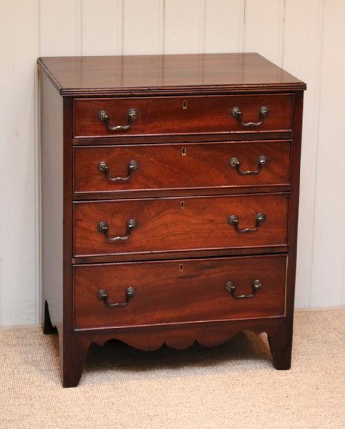 Mahogany Chest of Drawers