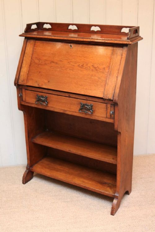 Arts and Crafts Oak Bureau
