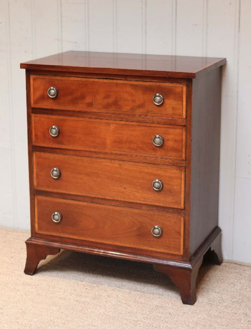 Small Proportioned Mahogany Chest of Dawers