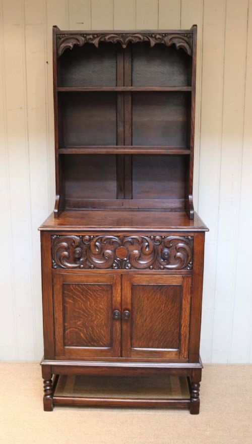 Small Proportioned Oak Dresser