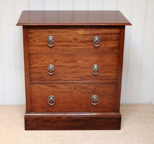 Mahogany Chest of Drawers