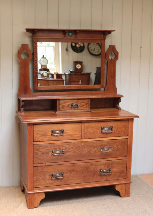 Solid Oak Arts and Crafts Dressing Chest