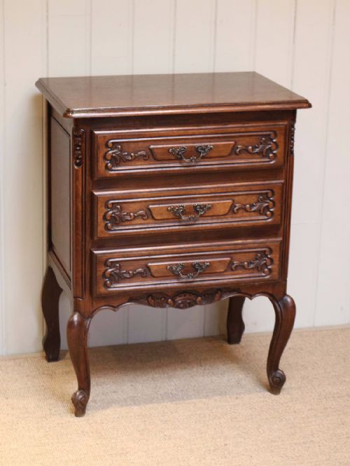 Small Oak Chest of Drawers