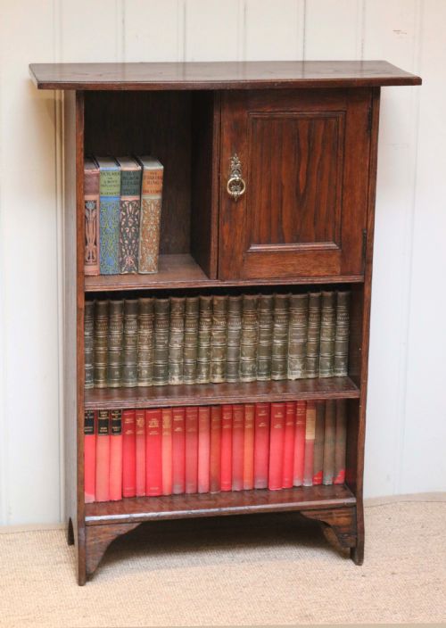 Small Proportioned Oak Bookcase