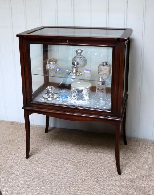 Edwardian Mahogany Bijouterie Display Cabinet