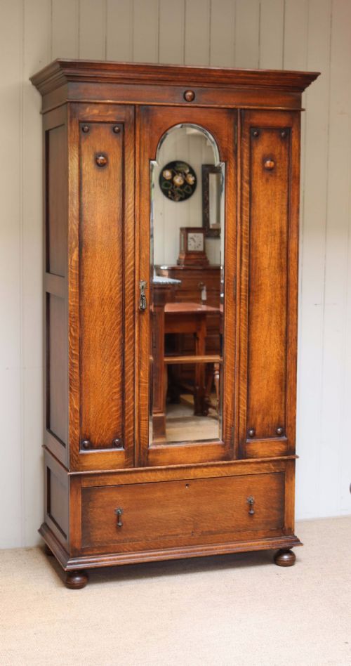 Oak Single Door Wardrobe