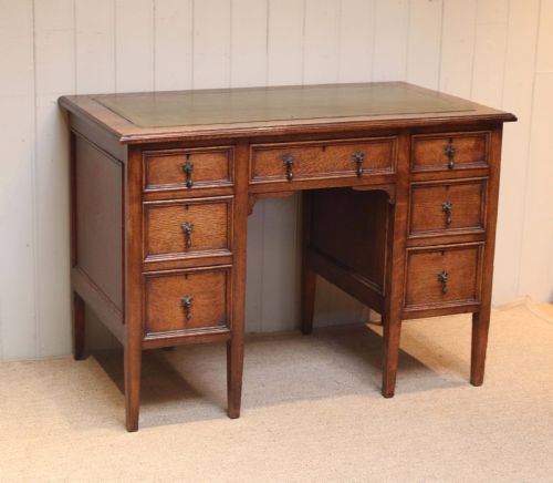 Oak Kneehole Desk