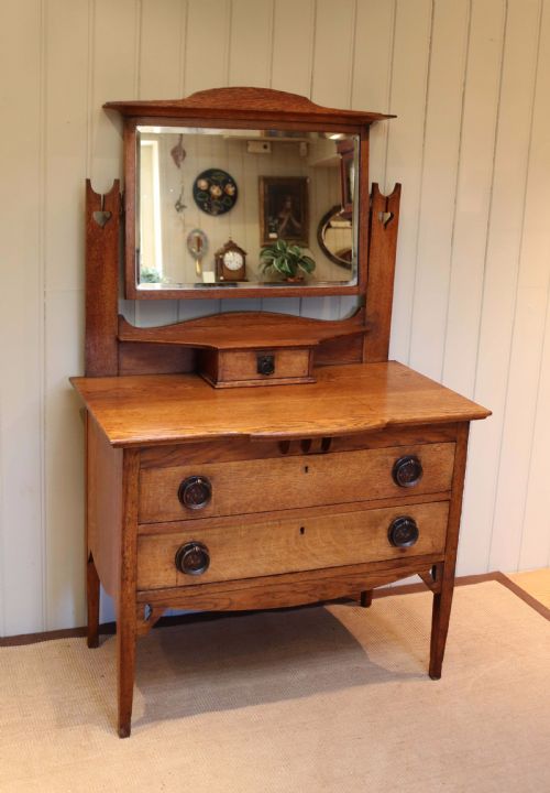 Oak Arts and Crafts Dressing Chest