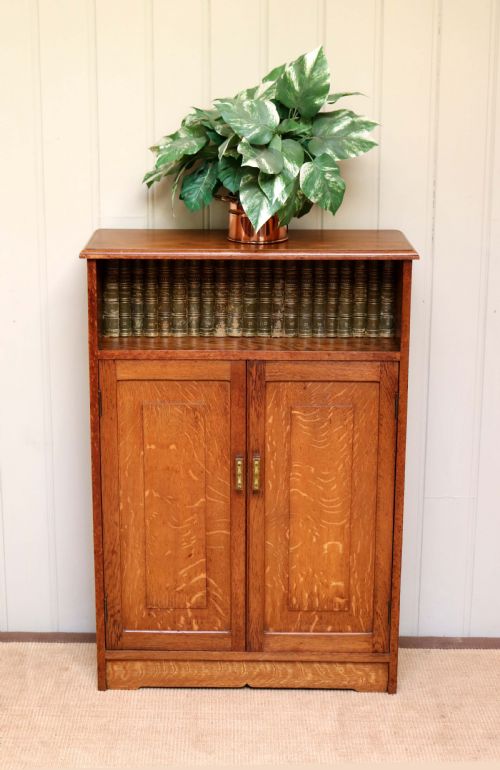 fig 1. Small Proportioned Oak Cabinet