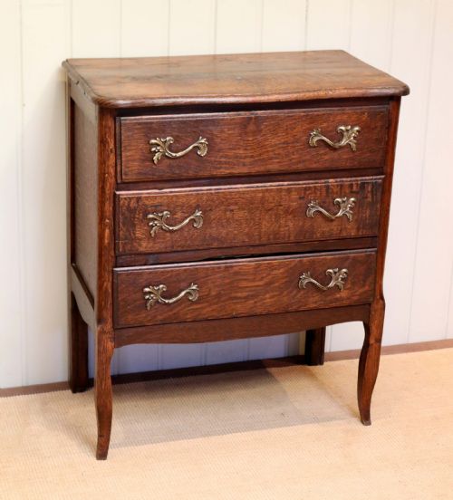 Small Proportioned Rustic Oak Chest of Drawers