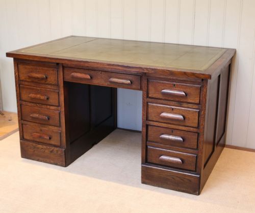 fig 1. Large Oak Pedestal Desk