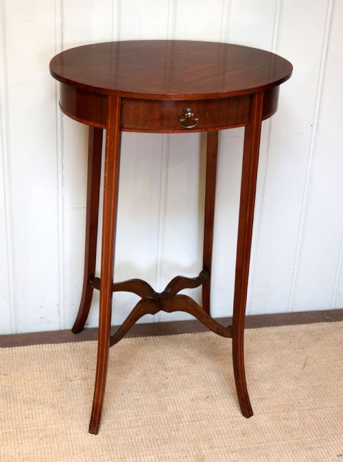 fig 1. Small Edwardian Mahogany Oval Table