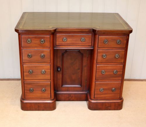 fig 1. Late 19th Century Mahogany Kneehole Desk
