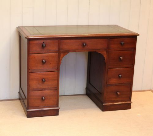 fig 1. Late 19th Century Mahogany Kneehole Desk 
