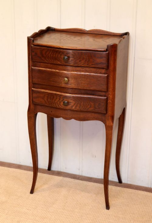 fig 1. Single Oak Bedside Cabinet