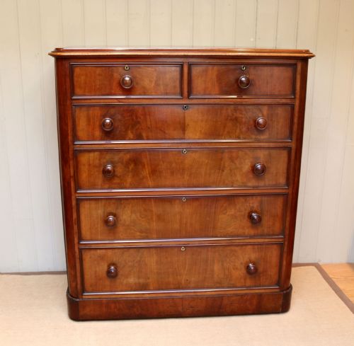 fig 1. Substantial Scottish Mahogany Dressing Chest