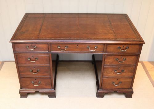 Georgian Style Solid Mahogany Pedestal Desk
